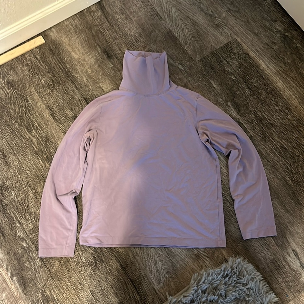 Turtle neck sweatshirt